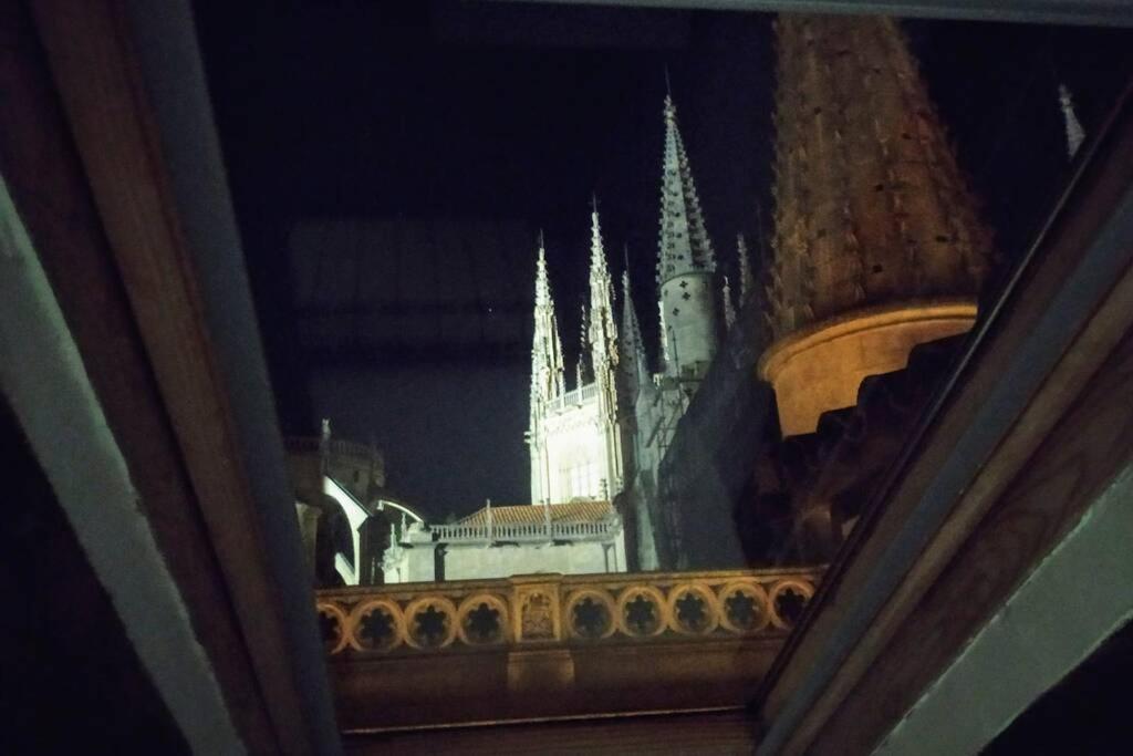 Buhardilla Con Vistas A La Catedral Apartamento Burgo Exterior foto